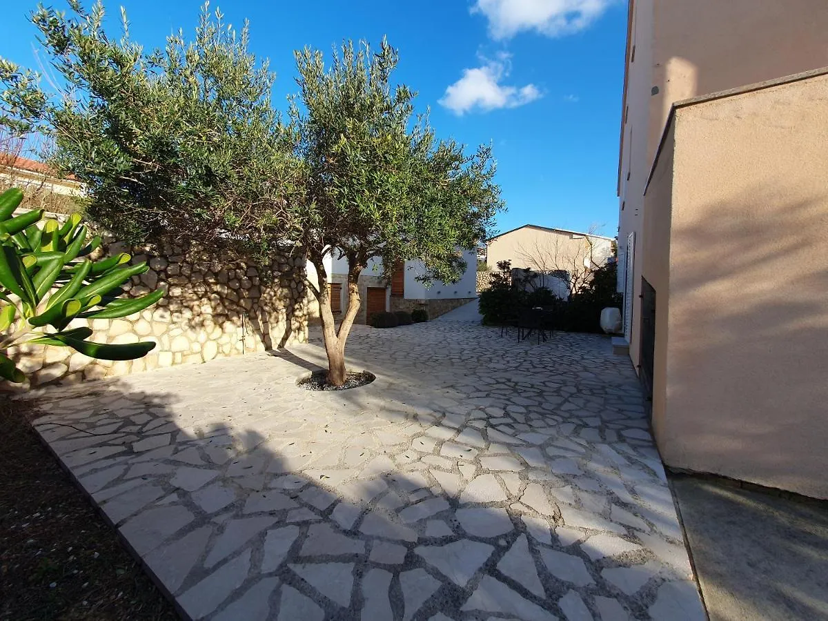 Olive Garden Pag Studio Apartment Pag Town Croatie